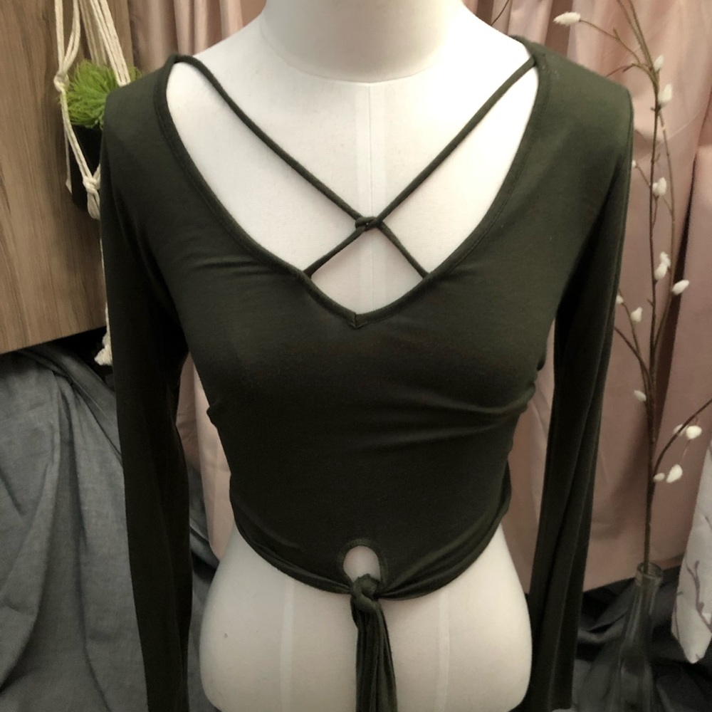 Long sleeve crop top. Super soft. - Picture 7 of 7